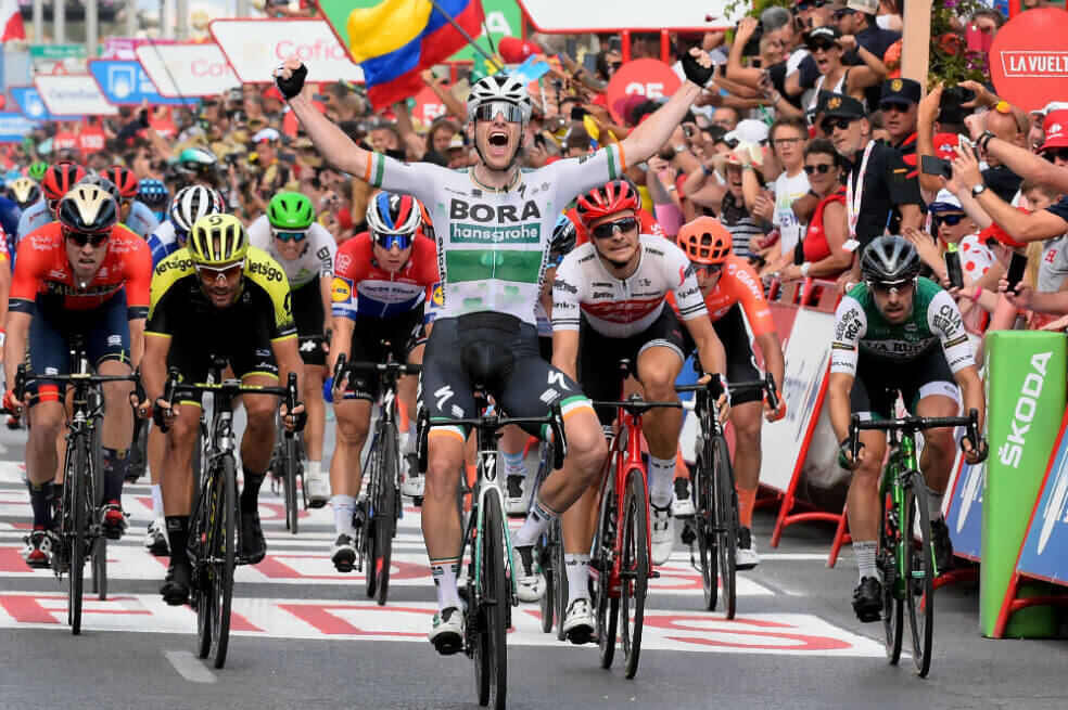 El ciclista irlandés Sam Bennet, tras ganar una de las etapas de la Vuelta a España 2019. / AFP