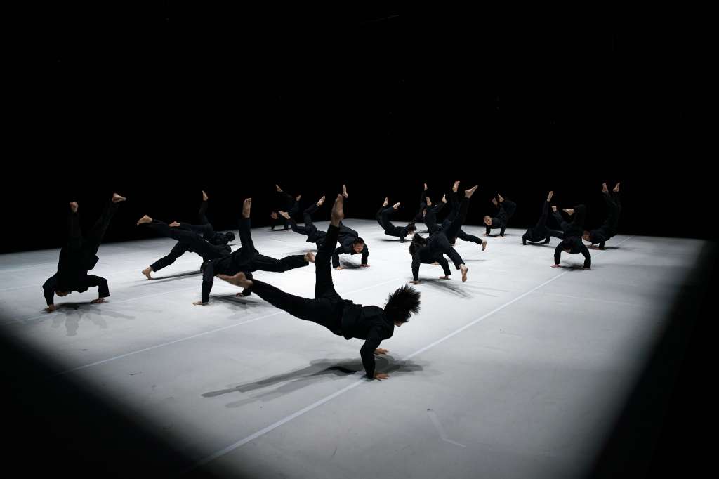 Una de las obras destacadas de esta edición del Festival Internacional de Artes Vivas (FIAV 2026) es "Numerical series", a cargo de la compañía de danza china TAO Dance Theatre.