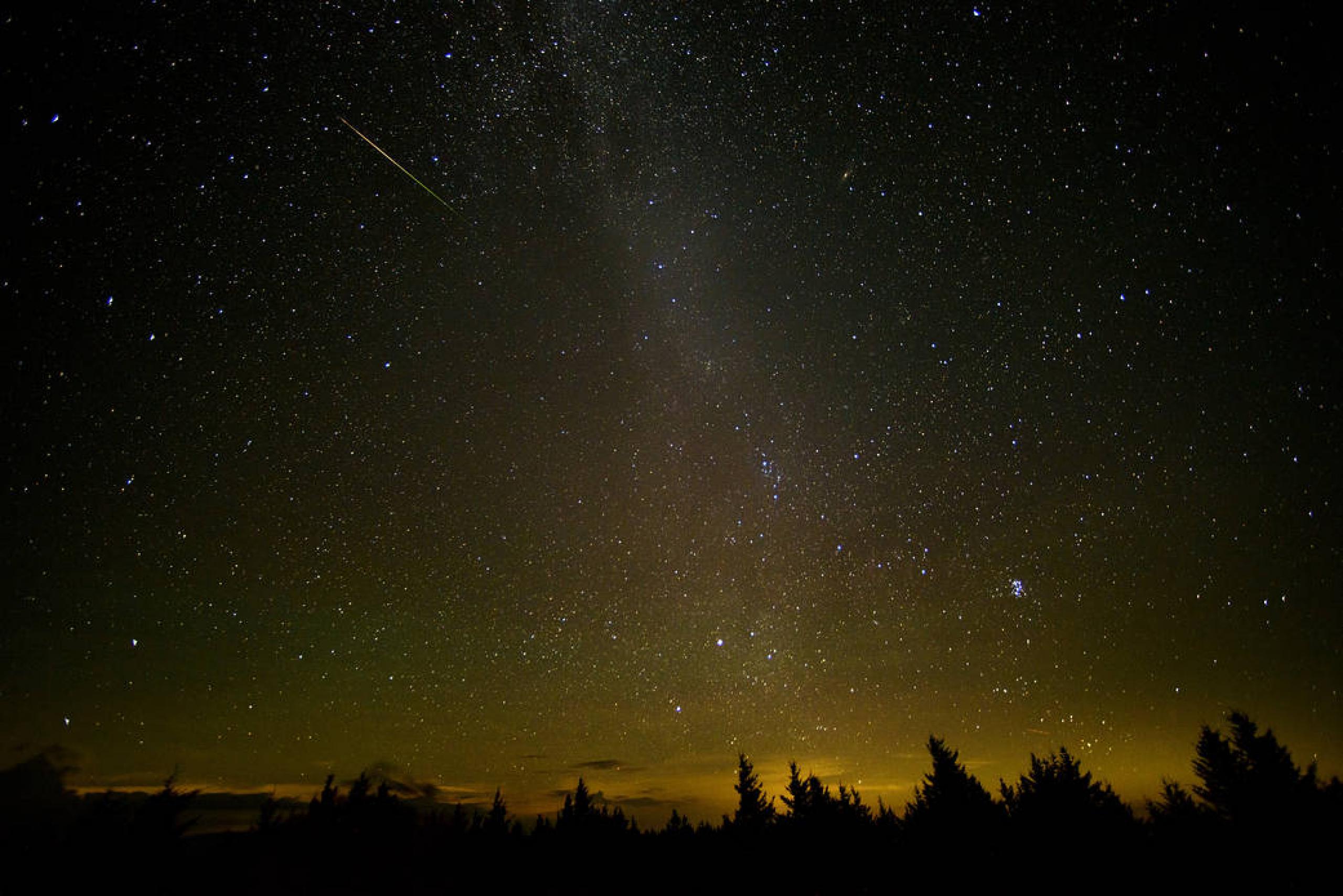 Lluvia de perseidas capturada en agosto del 2016.