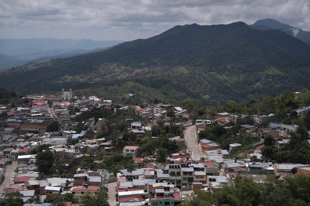 Municipio colombiano del departamento de Cundinamarca, ubicado en la Provincia de Magdalena Centro; diferentes aspectos de este municipio: Vistas panorámicas, vegetación, ríos, avistamiento de aves.