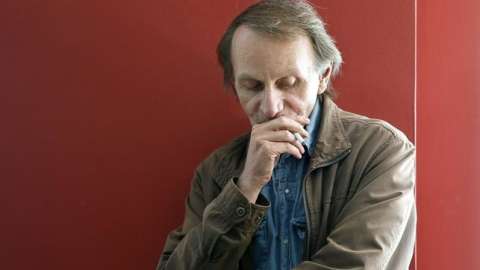 Houellebecq deconstruye con virulencia la sociedad actual en "Serotonina"