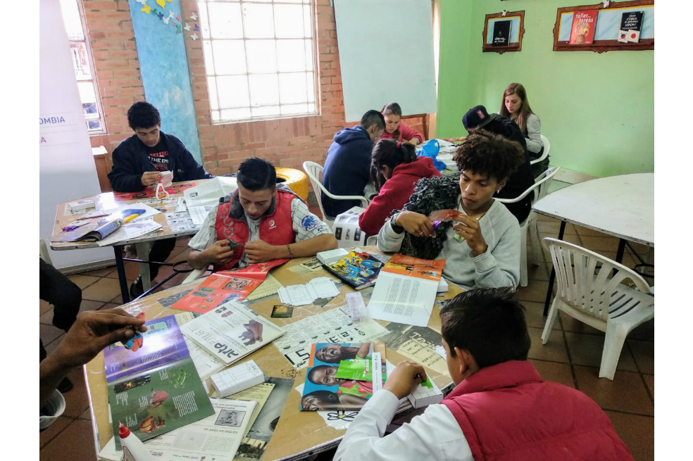 Los jóvenes en condición de vulnerabilidad son recibidos en las sedes de IDIPRON para interactuar con el arte y así consolidar escenarios de paz y de resocialización. / Cortesía