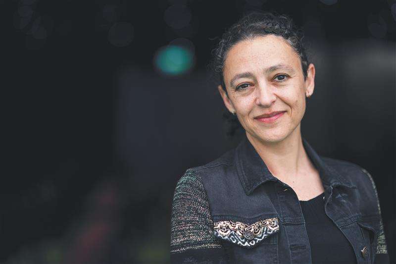 Lina Meruane publicó su primera novela, titulada “Póstuma”, en el 2000.