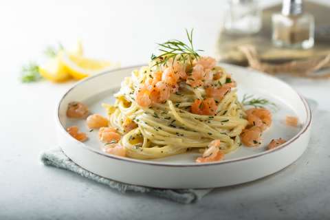 ¿Pasta con camarones para el almuerzo? Aquí te enseñamos a hacerla