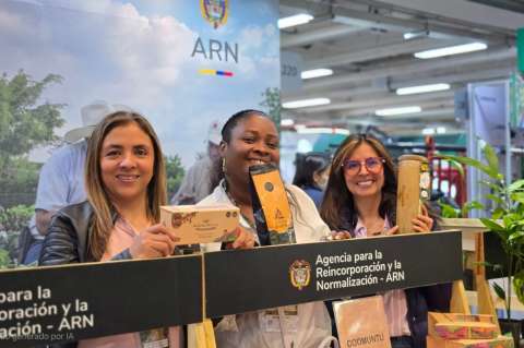 Café y chocolate de la paz brillaron en Agroexpo 2025