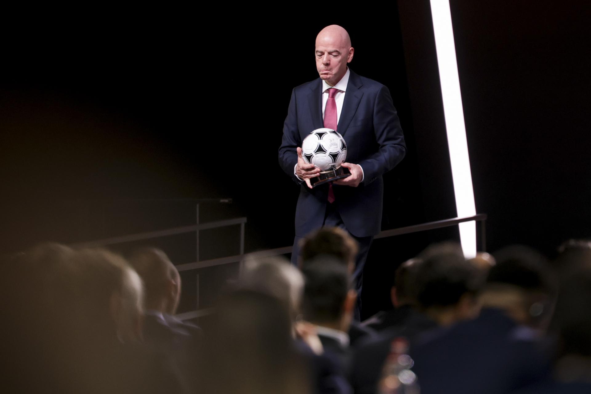 BRUSSELS (Belgium), 12/02/2026.- FIFA President Gianni Infantino reacts during the 50th UEFA Ordinary Congress in Brussels, Belgium, 12 February 2026. (Bélgica, Bruselas) EFE/EPA/CHRISTOPHER NEUNDORF