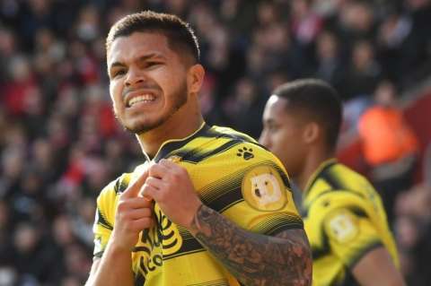 Juan Camilo “Cucho” Hernández anotó doblete con Watford, que ganó como visitante