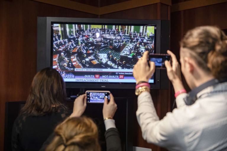 El juicio político a Donald Trump terminó en el Senado de EE. UU. con absolución, (¿una sorpresa?)