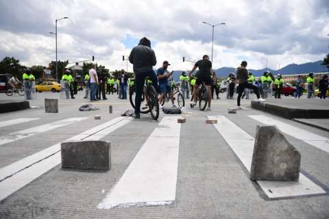 En fotos: comerciantes protestan por la cuarentena en Bogotá y afectan la movilidad de la ciudad