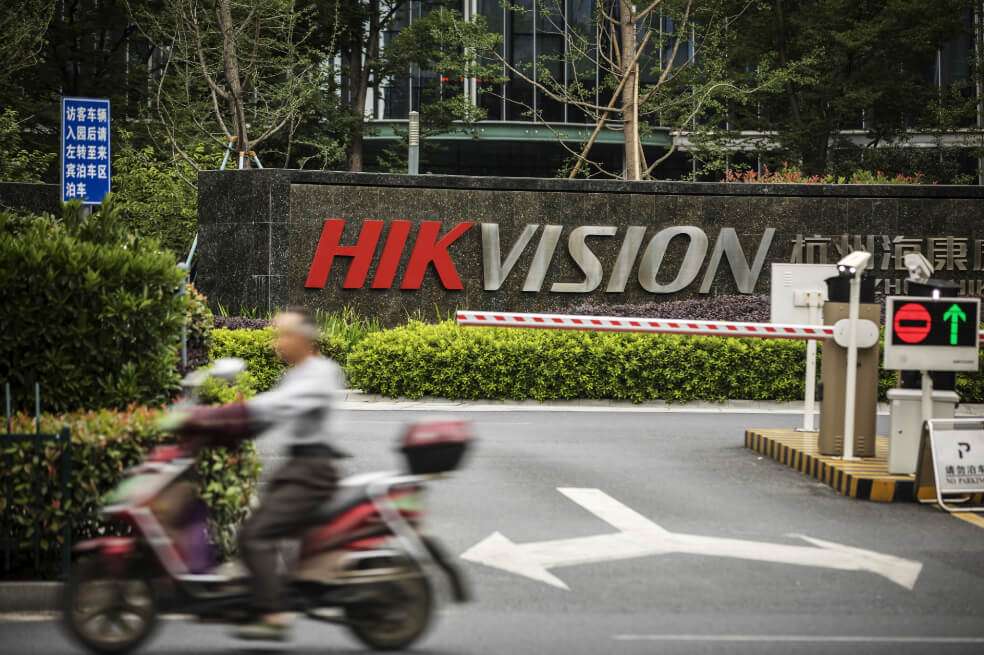 Hikvision fue una de las ocho firmas sancionadas por el gobierno de Donald Trump por su supuesta colaboración en reprimir a minorías musulmanas en China. / Bloomberg