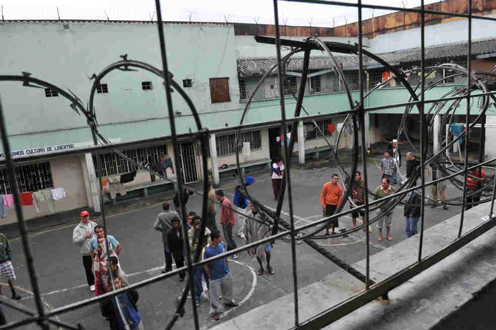 De acuerdo con el informe, cárceles como La Modelo, el Buen Pastor, Villa Hermosa y Bellavista tienen niveles de hacinamiento superiores al 200%.