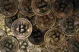 Bitcóin sigue en picada situándose por debajo de los 6.400 dólares