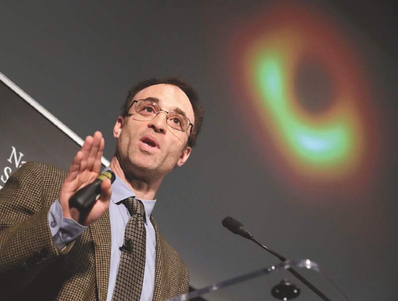 Sheperd Doeleman, director del Telescopio Horizonte de Sucesos.  / AFP