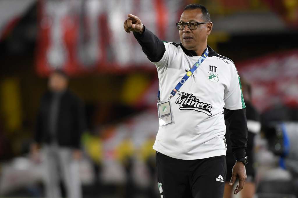 Director técnico del Deportivo Cali, en el partido de ida ante Santa Fe, por la final de la Liga Femenina BetPlay Dimayor 2025.