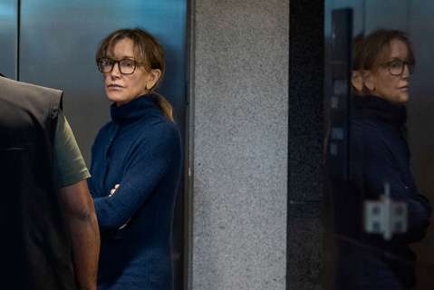 Actriz de "Desperate Housewives" fue arrestada por escándalo universitario en EE.UU.