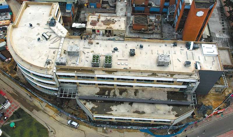 La torre de urgencias del Hospital de Kennedy ya debería estar beneficiando a 2'500.000 personas.