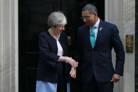 Theresa May se disculpa por trato a inmigrantes caribeños