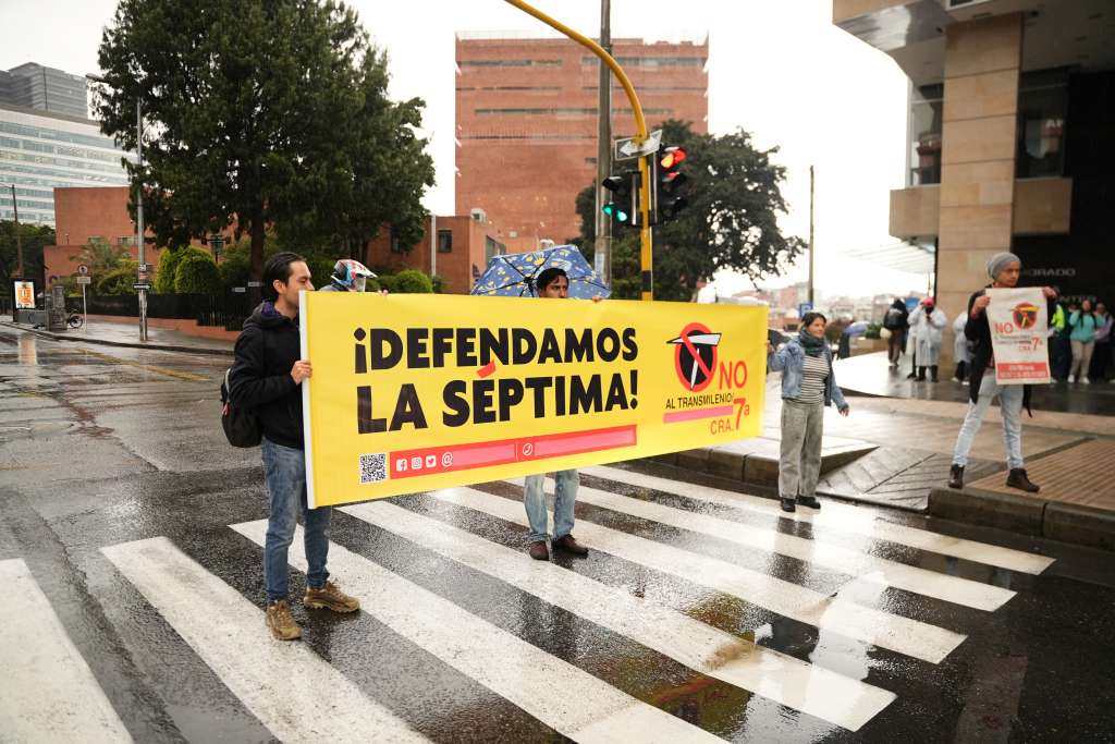 En la calle 119 se congregaron vecinos y habitantes de Usaquén, en rechazo las obras.