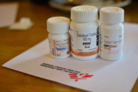 Tras 11 años, el Gobierno da luz verde a medicamentos más baratos contra la hepatitis C