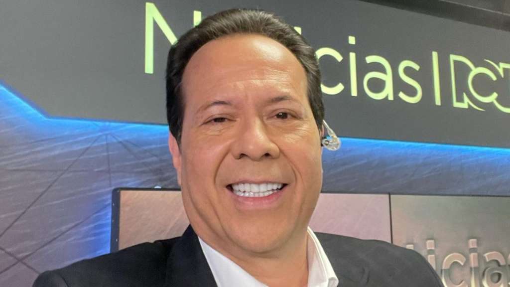 Javier Fernández Franco llegó a Win Sports el 9 de abril de 2019, el primer partido que narró fue un clásico vallecaucano. América de Cali 0-1 Deportivo Cali en el estadio Pascual Guerrero.