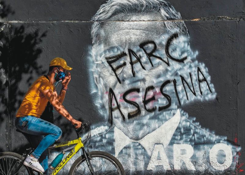 Cuando el país esperaba unidad frente a la crisis por pandemia, se atizaron los odios y se adelantó la campaña presidencial con miras a 2022. / AFP