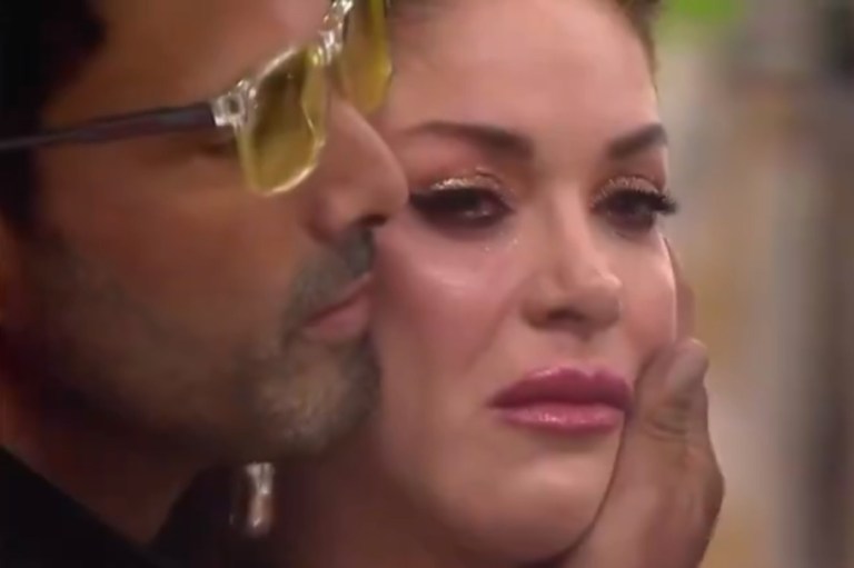 Alejandro Estrada se “separó” en vivo de Nataly Umaña. Así fue el duro momento
