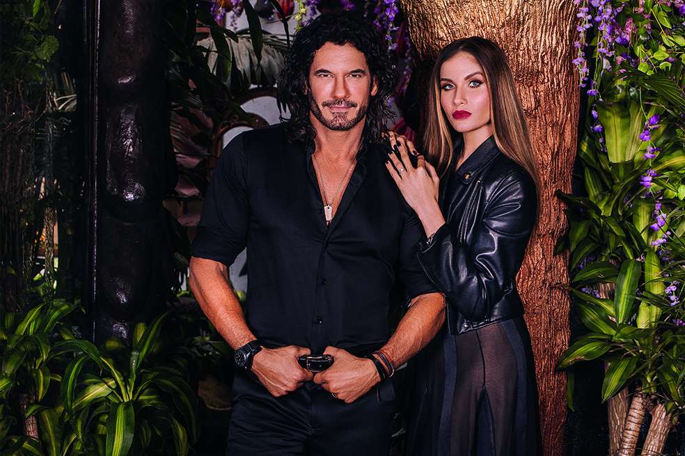 Mario Cimarro estuvo en Colombia y su novia siempre lo acompañó