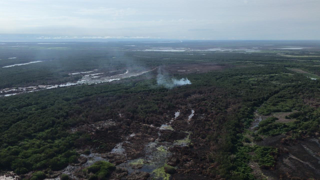 De acuerdo con la Universidad del Norte, cuando hay incendios, los vientos llevan cenizas y los habitantes de Barranquilla notan el carbón en sus vehículos, terrazas y ventanas.
