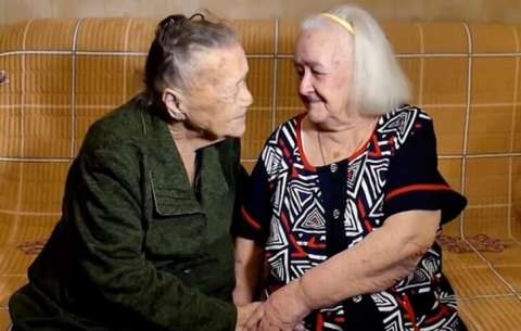 Separadas por la guerra, dos hermanas rusas se reencuentran después de 78 años
