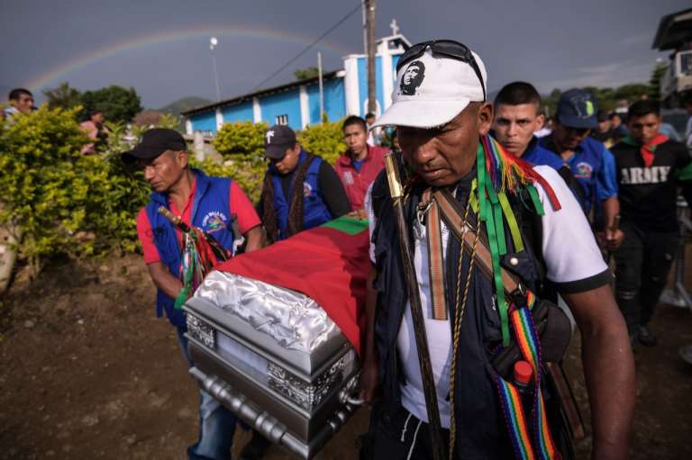 Siembra de Argenis Yatacué y Marcelino Yatacué Ipia