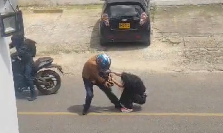 Mujer recibió un disparo de arma de fuego en intento de fleteo en Suba; esto se sabe