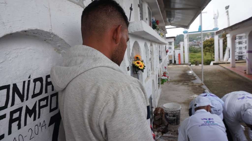 La Unidad de Búsqueda de Personas dadas
por Desaparecidas recuperó tres cuerpos del cementerio del corregimiento de Florencia, en Samaná,
Caldas.