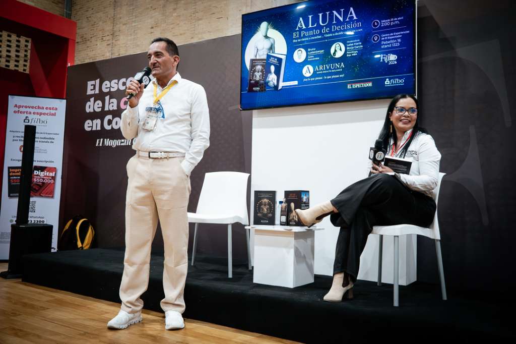 Bruno Lustenberger durante la presentación oficial en la Feria del Libro de Bogotá 2026