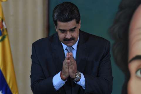 "¡Soy el presidente cristiano y obrero!": La estrategia evangélica de Maduro en Venezuela