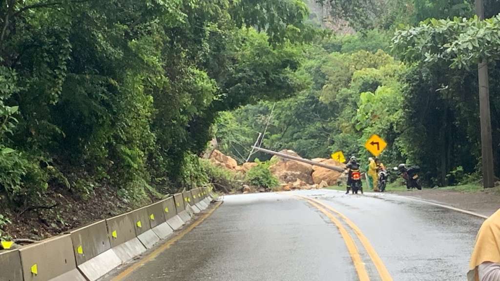 El cierre se presenta en el tramo antiguo del corredor vial.
