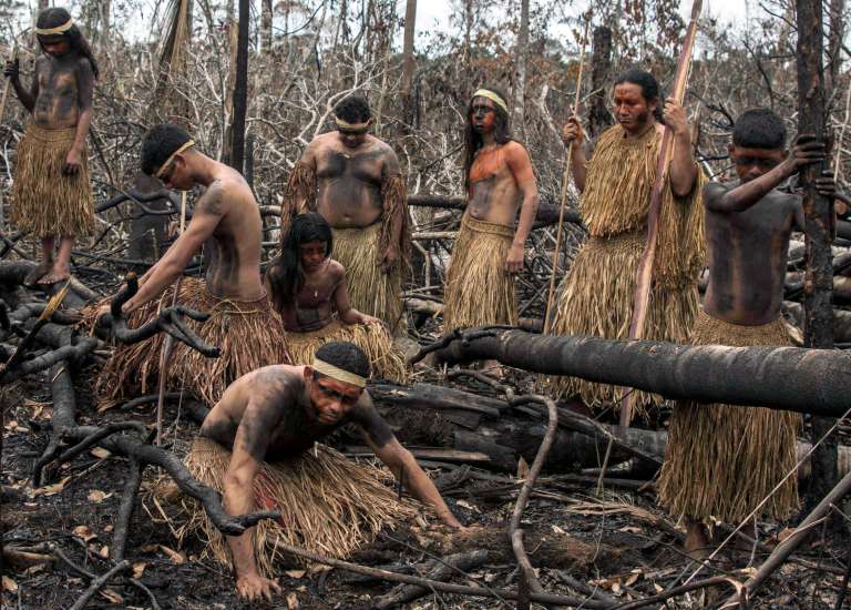 Indígenas Mura, en Brasil y su lucha por proteger la Amazonia su territorio.