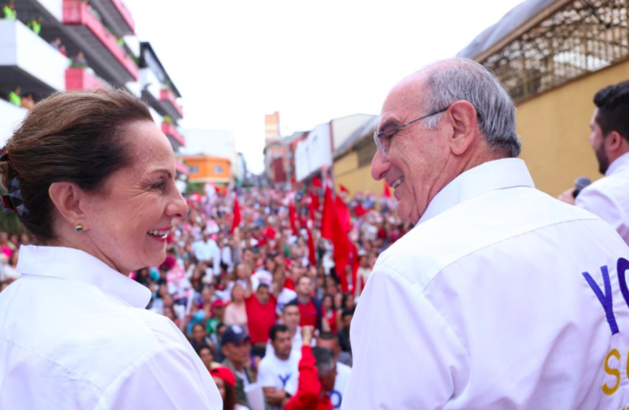 Rosalba Restrepo junto a Humberto de la Calle en medio de la campaña presidencial de 2018. / Captura de pantalla de Twitter