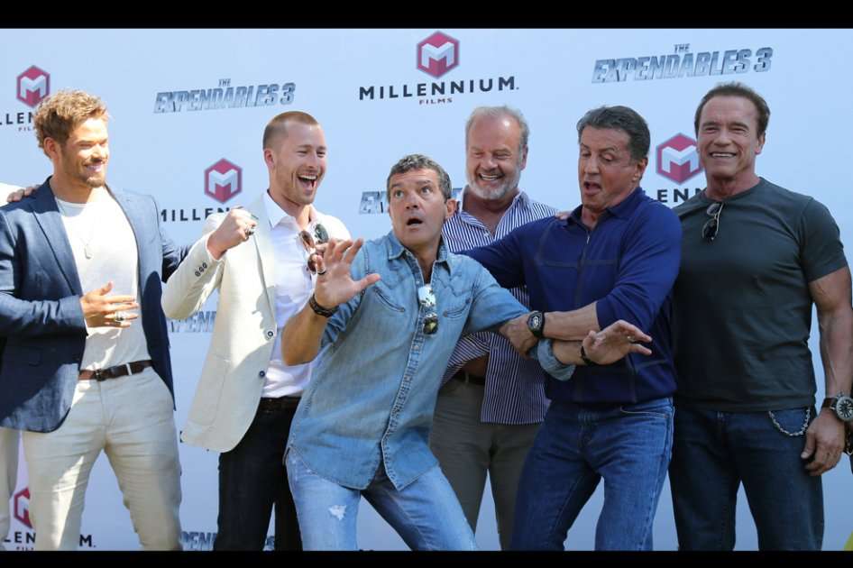 Sylvester Stallone dirigió y escribió la primera parte de la franquicia. También se ocupó del guión de la segunda, dirigida por Simon West. Las dos películas sumaron cerca de 600 millones de dólares en las salas del mundo.