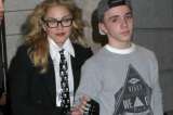 Madonna se descompone en pleno escenario por su hijo Rocco