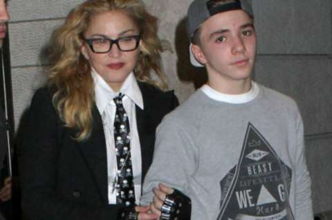 Madonna se descompone en pleno escenario por su hijo Rocco