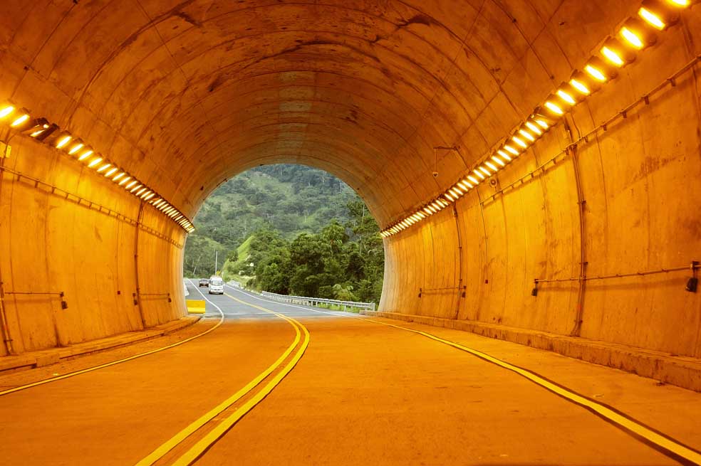 La vía sustitutiva ha tenido varios deslizamientos de tierra, lo que tiene en alerta a las comunidades que se mueven por este corredor que comunica a Bucaramanga con Barrancabermeja.  / Vanguardia Liberal