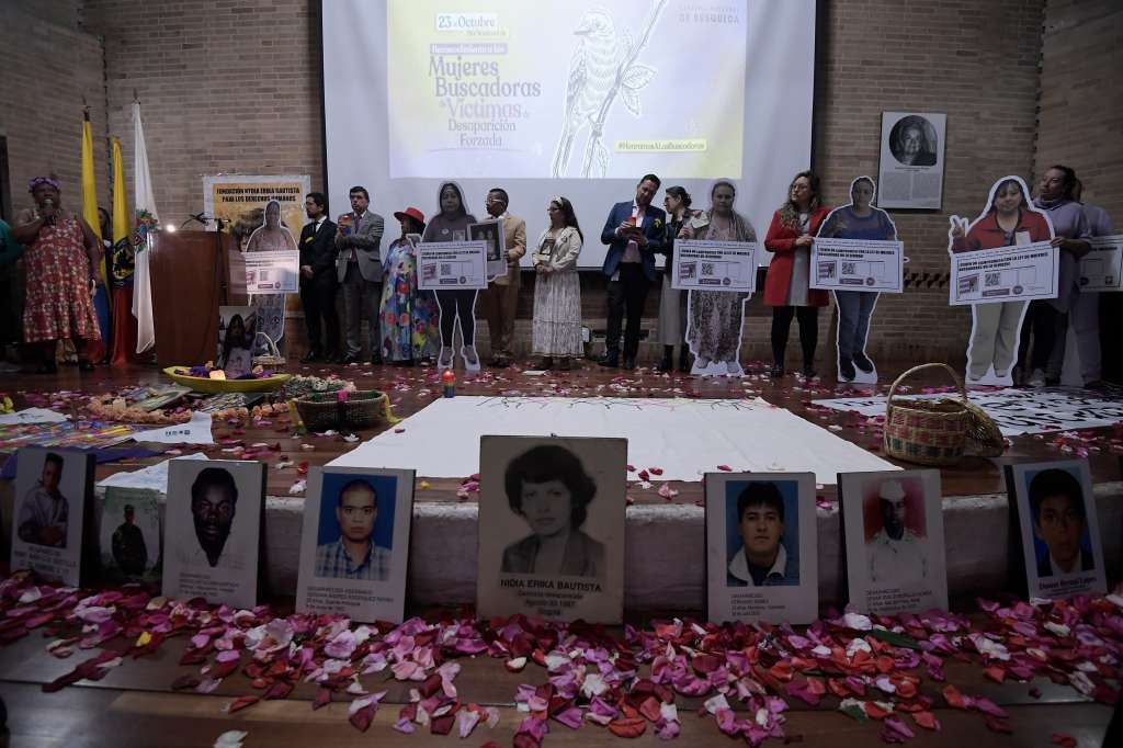Este 23 de octubre en la U. Nacional, el Sistema Nacional de Búsqueda conmemoró por segunda vez el trabajo de las Mujeres Buscadoras