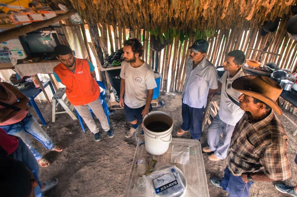 Según los reportes de WaterAid, 100.000 personas mueren al año por beber agua contaminada. / Cortesía Ayuda en Acción