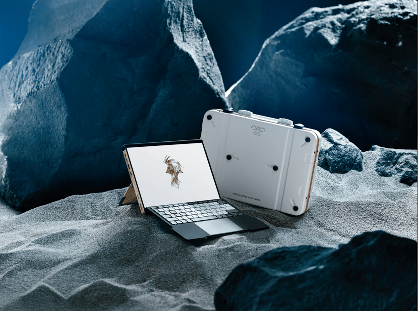 La Asus ROG Flow Z13-KJP viene con un maletín también inspirado en Hideo Kojima.