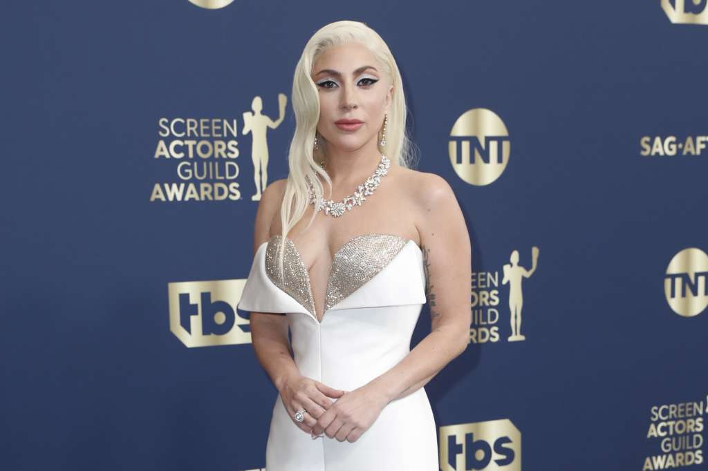 Santa Monica (United States), 27/02/2022.- Lady Gaga poses on the red carpet during the 28th Screen Actors Guild Awards at the at the Barker Hangar in Santa Monica, California, USA, 27 February 2022. (Estados Unidos) EFE/EPA/CAROLINE BREHMAN