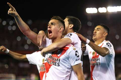Con un gol de Rafael Santos Borré River le ganó 2-0 a Boca en la primera semifinal de la Copa Libertadores 2019
