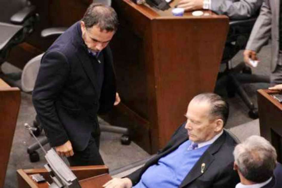 Los senadores Armando Benedetti y Roberto Gerlein, principales contradictores a favor y en contra, respectivamente, en el debate sobre matrimonio igualitario.