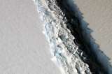 El super iceberg a 13 kilómetros de desprenderse