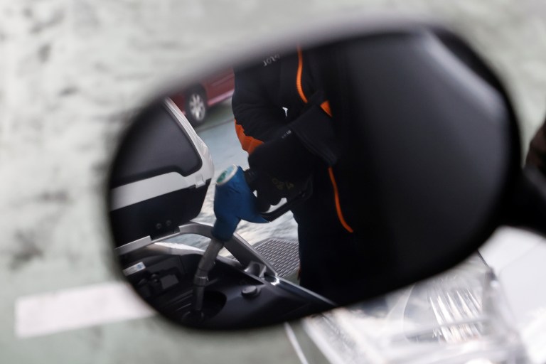 Desacuerdo en el Gobierno por alza del precio de la gasolina en noviembre