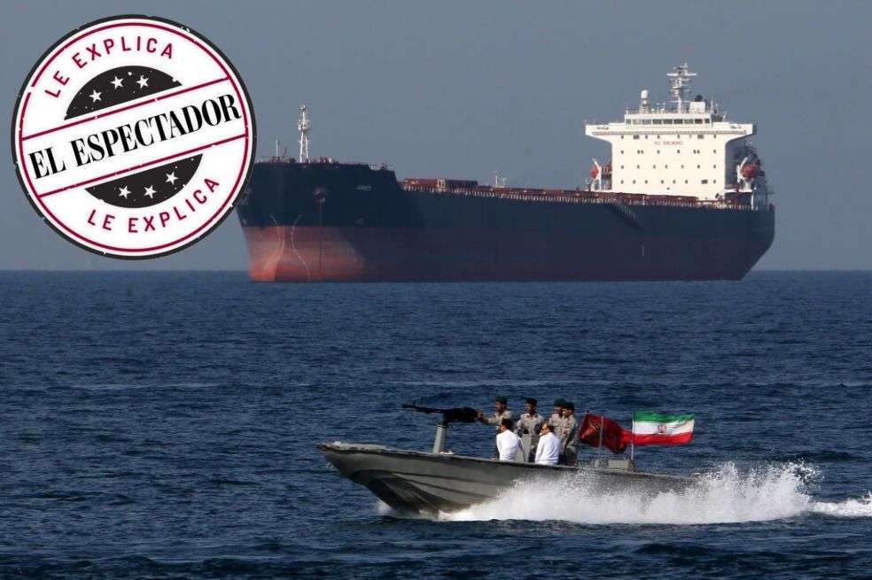 La Guardia Revolucionaria iraní patrulla las aguas del estrecho de Ormuz, en donde habría sido detenido un petrolero británico. / AFP